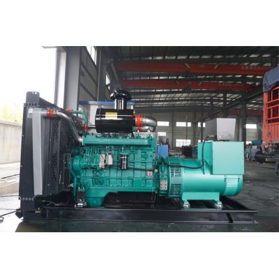 200kw乾能柴油發(fā)電機(jī)組-乾能6缸柴油機(jī)G128ZLD柴油發(fā)電機(jī)組,缸徑/行程：135/150mm,柴油發(fā)電機(jī)組水冷發(fā)動機(jī)功率206KW,柴油發(fā)電機(jī)組配套馬拉松斯坦福發(fā)電機(jī)。廠價直銷歡迎選購：13773399855。