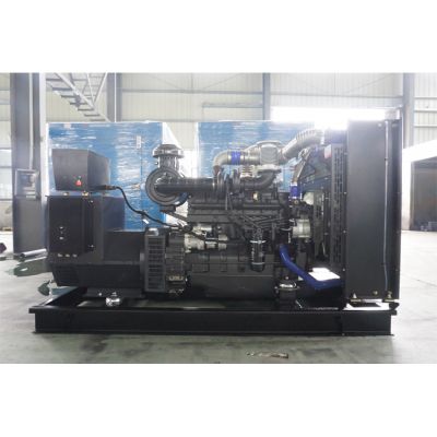 200kw乾能柴油發(fā)電機(jī)組-乾能6缸柴油機(jī)QN8D280D2柴油發(fā)電機(jī)組,缸徑/行程：114/135mm,柴油發(fā)電機(jī)組水冷發(fā)動機(jī)功率204KW,柴油發(fā)電機(jī)組配套馬拉松斯坦福發(fā)電機(jī)。廠價直銷歡迎選購：13773399855。
  