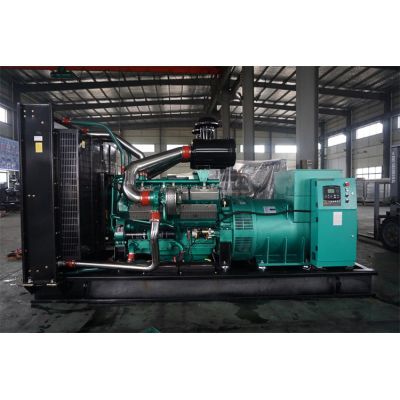 500kw乾能柴油發(fā)電機(jī)組-乾能12缸柴油機(jī)QN27G755D2柴油發(fā)電機(jī)組,缸徑/行程：135/155mm,柴油發(fā)電機(jī)組水冷發(fā)動機(jī)功率550KW,柴油發(fā)電機(jī)組配套馬拉松斯坦福發(fā)電機(jī)。廠價直銷歡迎選購：13773399855。