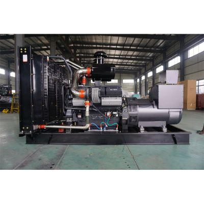 500kw申動(dòng)柴油發(fā)電機(jī)組-申動(dòng)12缸柴油機(jī)SDV550柴油發(fā)電機(jī)組,缸徑/行程：135/155mm,柴油發(fā)電機(jī)組水冷發(fā)動(dòng)機(jī)功率550KW,柴油發(fā)電機(jī)組配套馬拉松斯坦福發(fā)電機(jī)。廠價(jià)直銷歡迎選購：13773399855。
