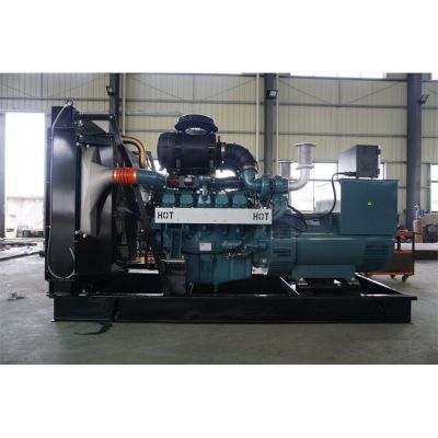 500kw斗山大宇柴油發(fā)電機(jī)組-斗山大宇10缸柴油機(jī)DP180LA柴油發(fā)電機(jī)組,缸徑/行程：128/142mm,柴油發(fā)電機(jī)組水冷發(fā)動(dòng)機(jī)功率552KW,柴油發(fā)電機(jī)組配套馬拉松斯坦福發(fā)電機(jī)。廠價(jià)直銷(xiāo)歡迎選購(gòu)：13773399855。