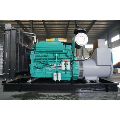 500kw重慶康明斯柴油發(fā)電機(jī)組-重慶康明斯6缸柴油機(jī)KTA19-G4柴油發(fā)電機(jī)組,缸徑/行程：159/159mm,柴油發(fā)電機(jī)組水冷發(fā)動(dòng)機(jī)功率504KW,柴油發(fā)電機(jī)組配套馬拉松斯坦福發(fā)電機(jī)。廠價(jià)直銷(xiāo)歡迎選購(gòu)：13773399855。