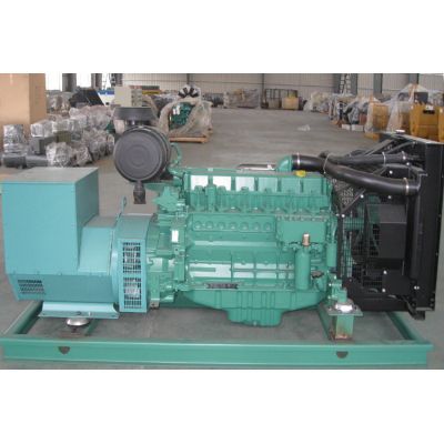 120kw大連道依茨柴油發(fā)電機(jī)組-大連道依茨6缸柴油機(jī)BF6M1013EC柴油發(fā)電機(jī)組,缸徑/行程：108/130mm,柴油發(fā)電機(jī)組水冷發(fā)動(dòng)機(jī)功率153KW,柴油發(fā)電機(jī)組配套馬拉松斯坦福發(fā)電機(jī)。廠價(jià)直銷歡迎選購：13773399855。