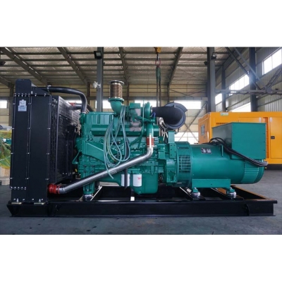 300kw玉柴柴油發(fā)電機(jī)組-玉柴6缸柴油機(jī)YC6MJ500L-D21柴油發(fā)電機(jī)組,缸徑/行程：131/145mm,柴油發(fā)電機(jī)組水冷發(fā)動(dòng)機(jī)功率367kW,柴油發(fā)電機(jī)組配套馬拉松斯坦福發(fā)電機(jī)。廠價(jià)直銷(xiāo)歡迎選購(gòu)：13773399855。